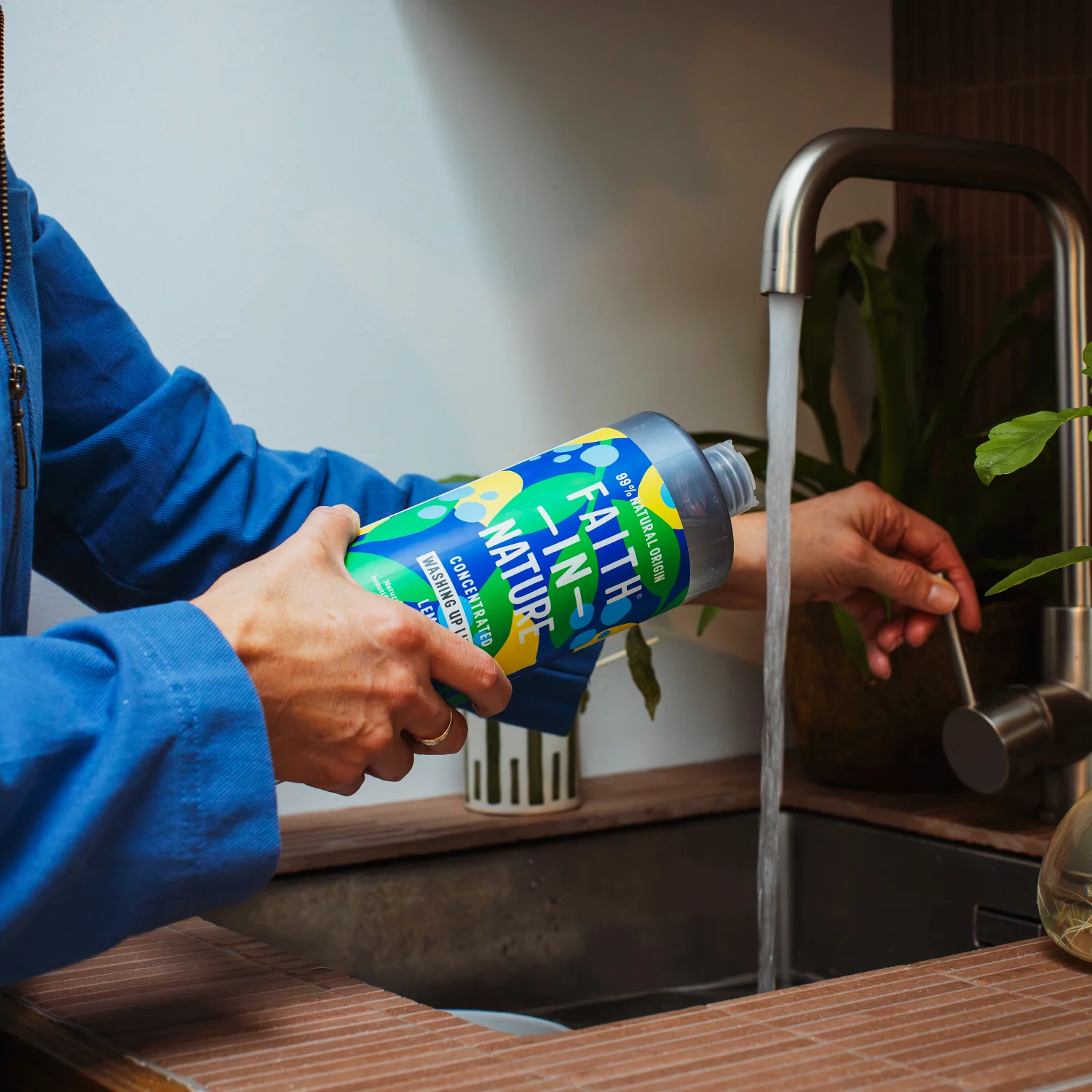 Lemon Washing Up Liquid - 1L - Image 4